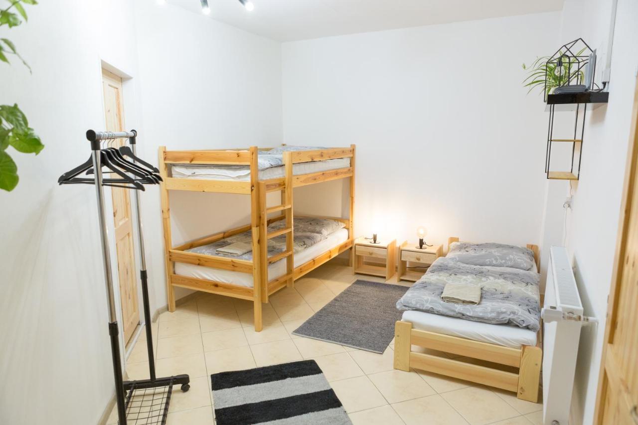 Ubytovanie Adina Poltar Ngoại thất bức ảnh