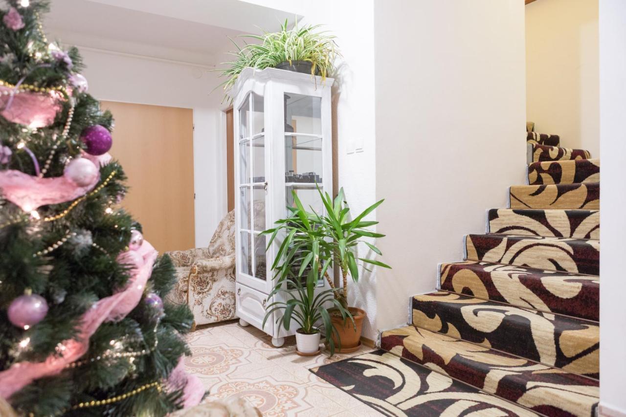 Ubytovanie Adina Poltar Ngoại thất bức ảnh
